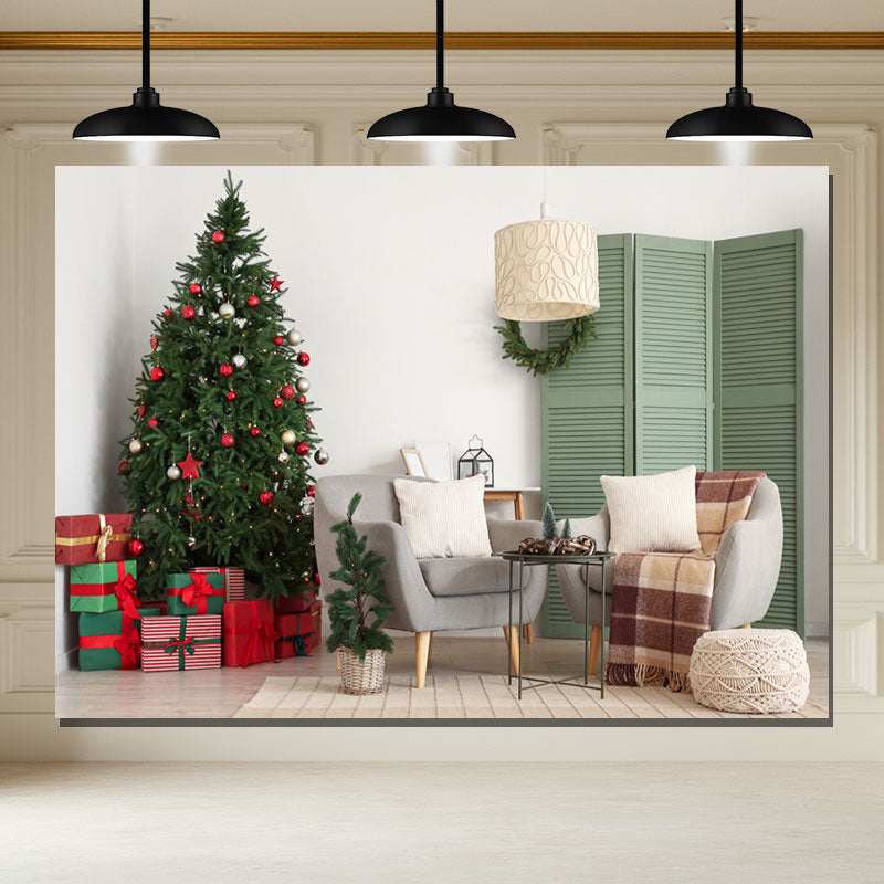 Layoris Green Door Christmas Tree Chair Holiday Backdrop