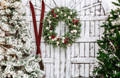 White Wooden Door Wreath Christmas Backdrop - Layoris