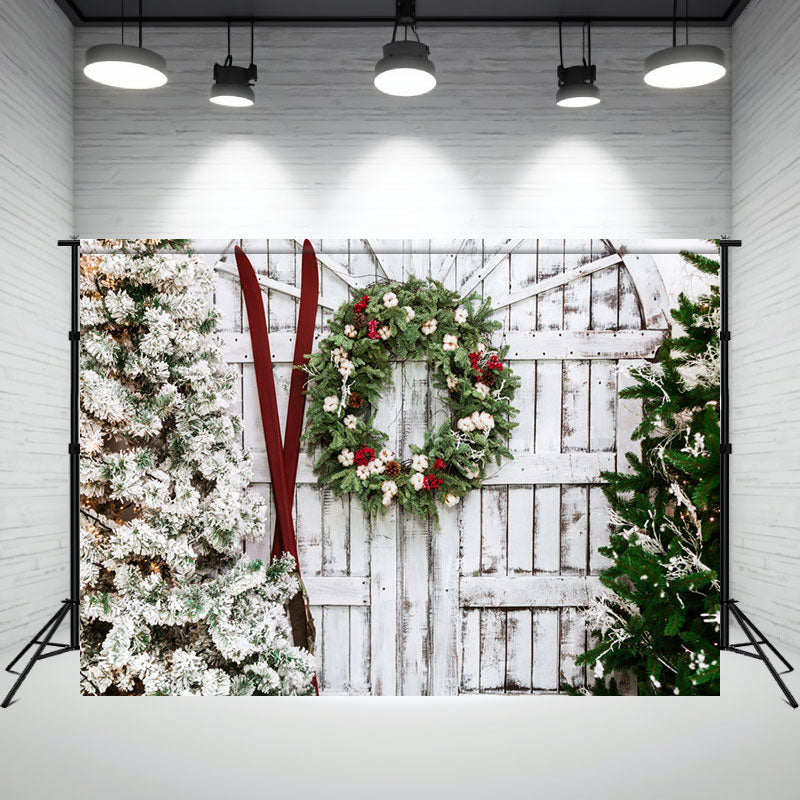 White Wooden Door Wreath Christmas Backdrop - Layoris