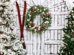 White Wooden Door Wreath Christmas Backdrop - Layoris