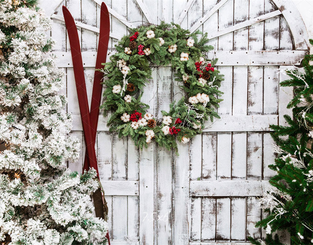 White Wooden Door Wreath Christmas Backdrop - Layoris