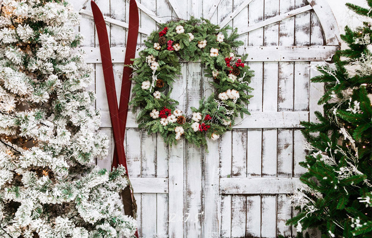 White Wooden Door Wreath Christmas Backdrop - Layoris