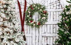 White Wooden Door Wreath Christmas Backdrop - Layoris