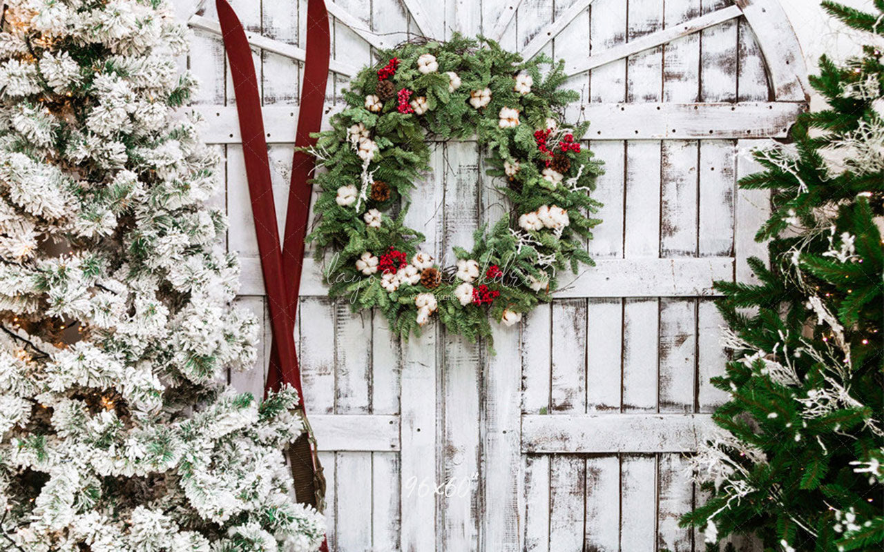 White Wooden Door Wreath Christmas Backdrop - Layoris