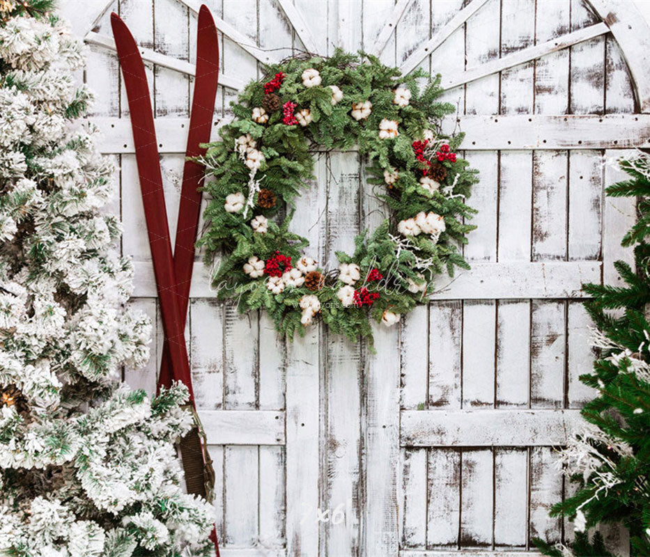 White Wooden Door Wreath Christmas Backdrop - Layoris