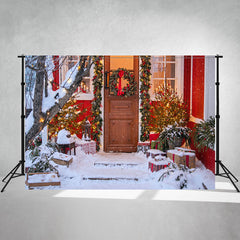 Red House Wooden Door Wreath Christmas Backdrop - Layoris
