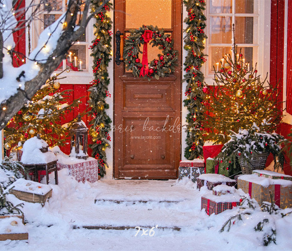Red House Wooden Door Wreath Christmas Backdrop - Layoris